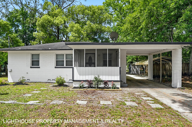 Fully Renovated 3 Bed/1 Bath Home with Att... - Fully Renovated 3 Bed/1 Bath Home with Att...