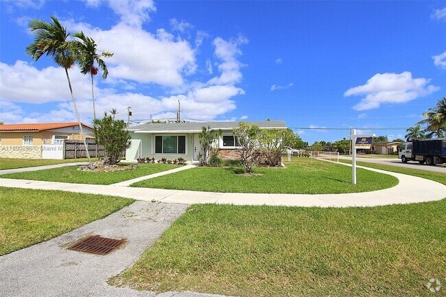 Building Photo - 6203 SW 108th Pl Rental