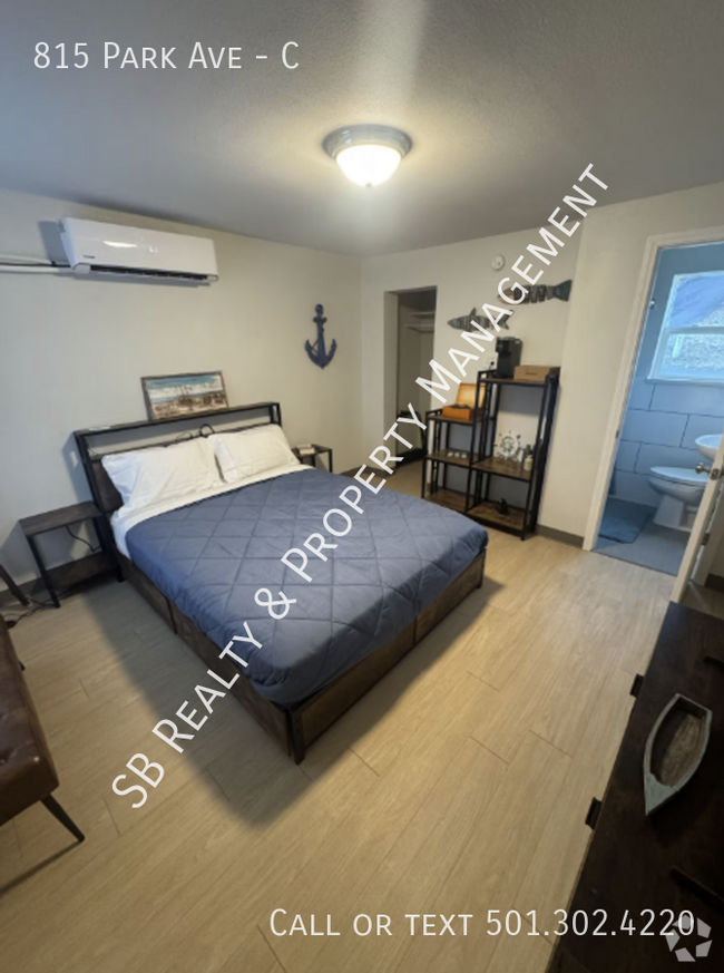 Building Photo - Furnished Studio Apartment Unit C