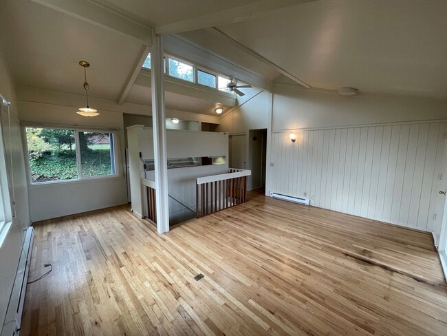 3985-3995 Willamette St Unit 3995