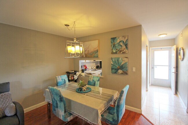 Photo - 2721 Garden Dr N Unit 202
