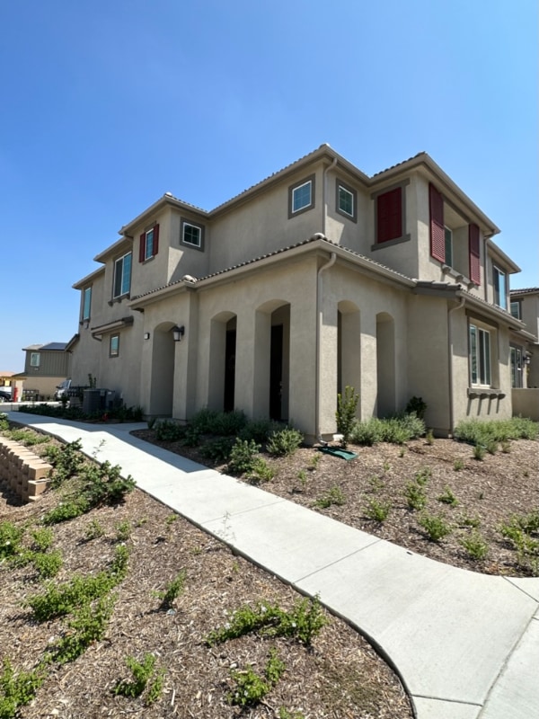 Photo - 15988 Lasselle St Townhome