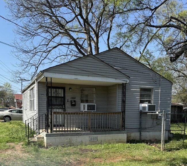Building Photo - 1808 Jefferson Ave SW