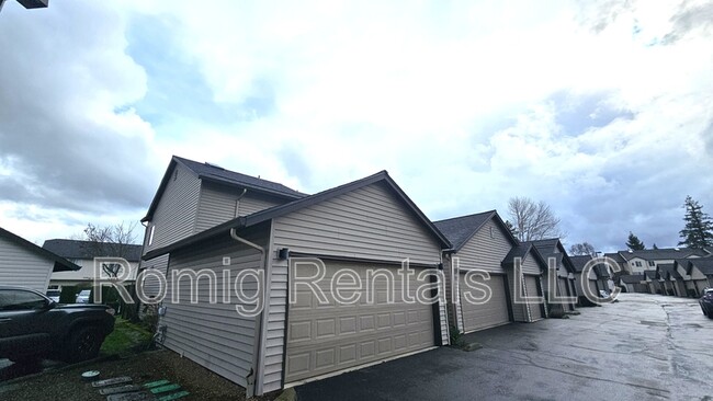 Building Photo - 5264 NE 121st Ave