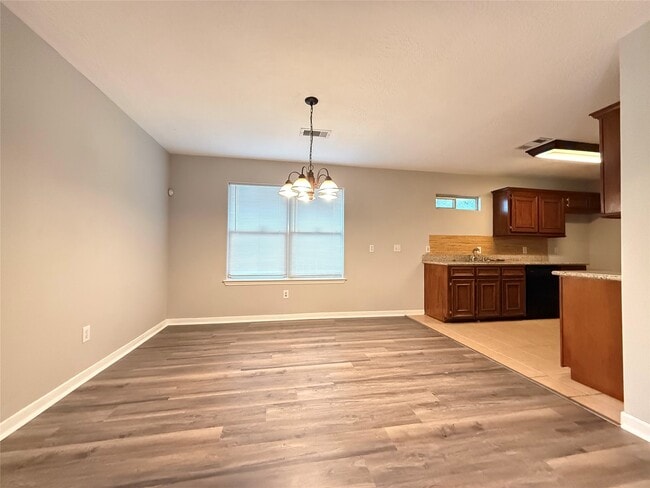 Photo - 4402 Larkspur St