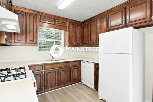 3 Bedroom Pet-Friendly Home in COVINGTON, GA with Main Street Renewal