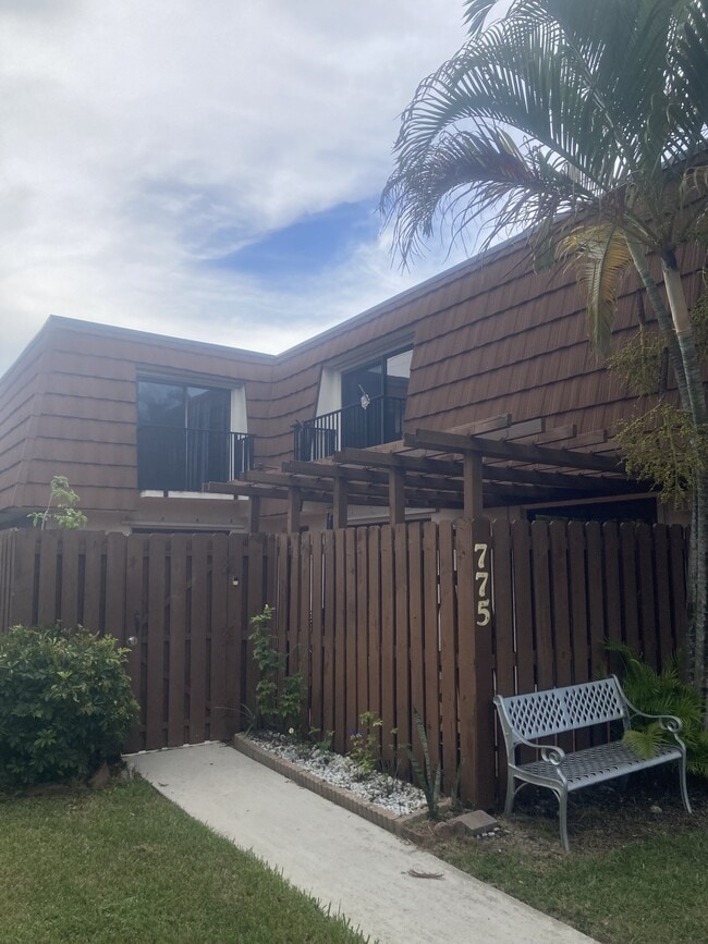 Building Photo - 775 SW 120th Way Rental