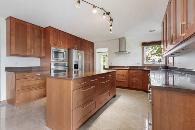 Photo - 775 Harmon Blvd