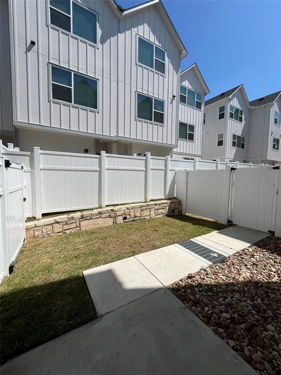 301 Promenade Ct