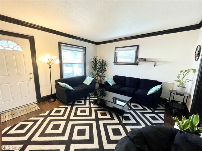 Photo - 4032 E 142nd St