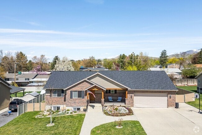 Building Photo - 607 E 420 S Rental