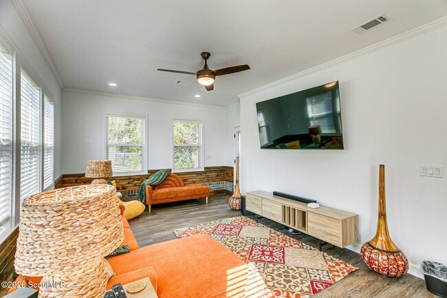 Photo - 1503 Darling Ave