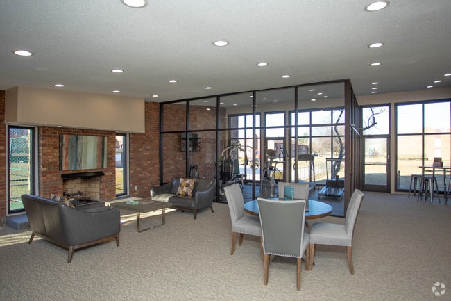 Leasing Center