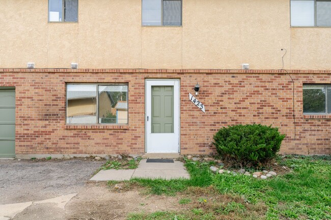 Photo - $1363 | 2BR/1BA Duplex | Cozy Home Near Be...