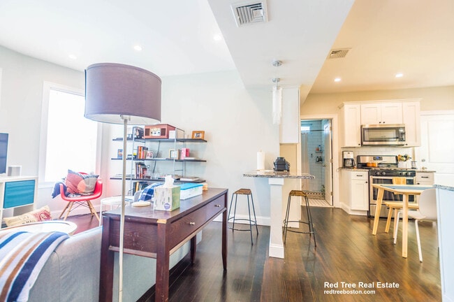 Photo - 31 Pleasant St