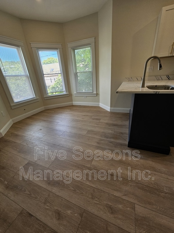 Photo - 75 Loomis St