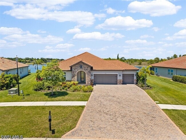 Building Photo - 2038 Grove Dr