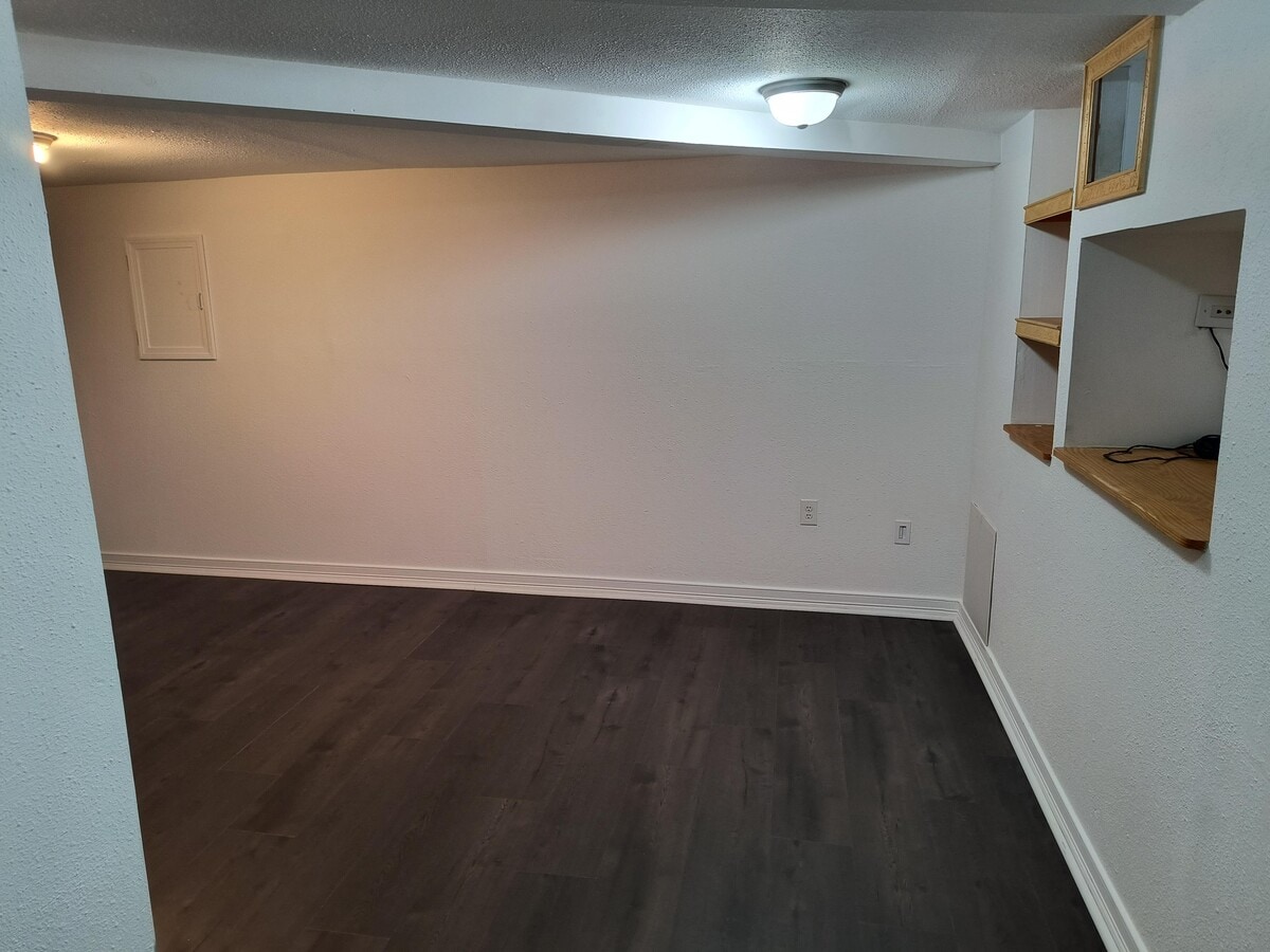 Photo - 151 Newington Ave