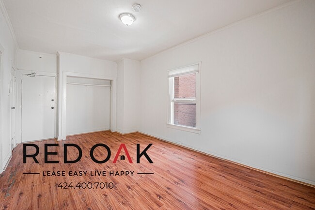 Building Photo - 443 S Catalina St