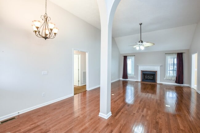 Photo - Pet Friendly Near i24!