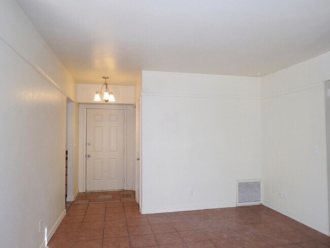 Photo - 4232 Ave Palermo Unit Apt A