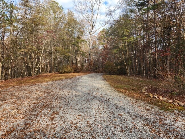 Photo - 3 Bedroom 2 Bath home in Newnan, GA Large Wooded Lot - Rural Setting