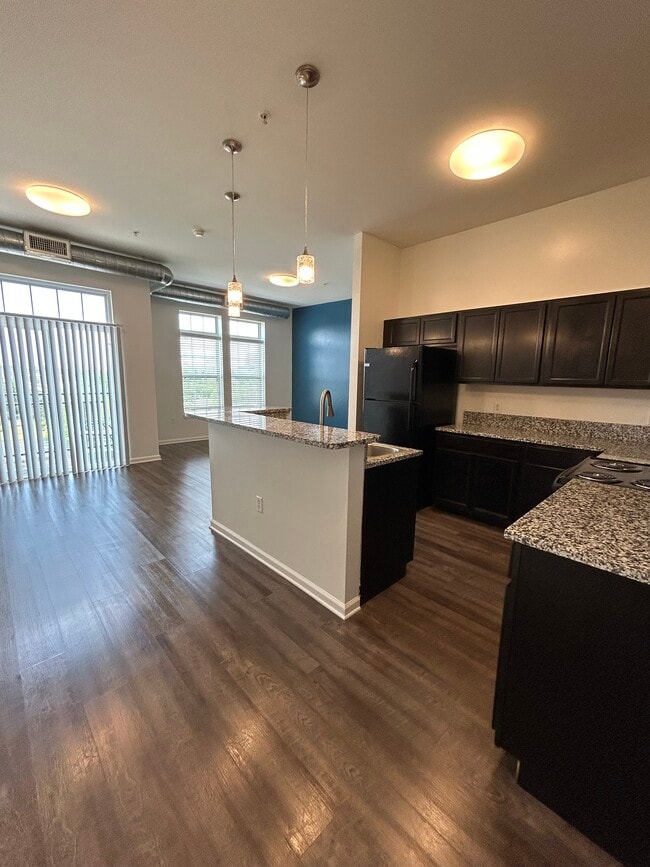 3BR Kitchen/Living Room - 632MLK Unit 000