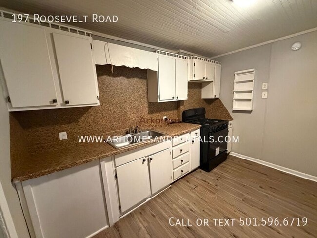Photo - 197 Roosevelt Rd