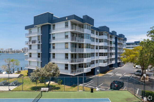 Photo - The Reef Club