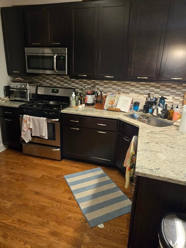 Photo - 2309 N Leavitt St Unit 1