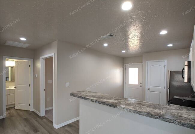 Photo - 2031 Janeway St Unit M