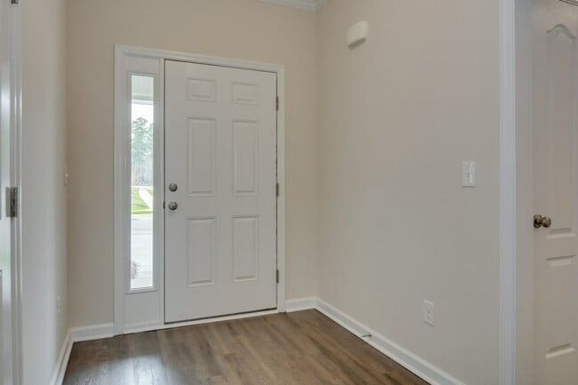 Photo - 349 Norwich Dr