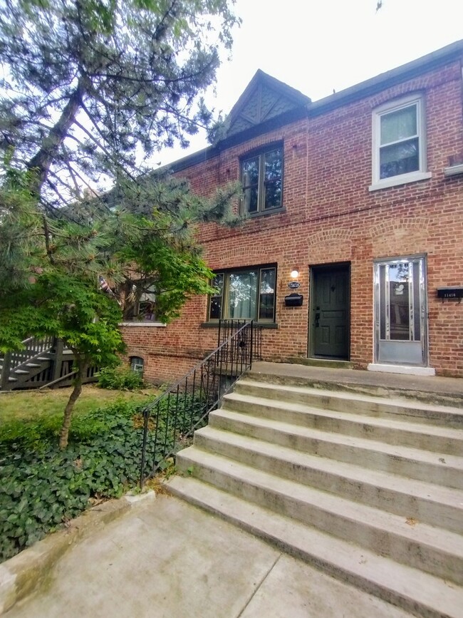 Photo - 11418 S St Lawrence Ave Townhome