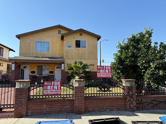 Building Photo - 1882 Unit 202 Rental