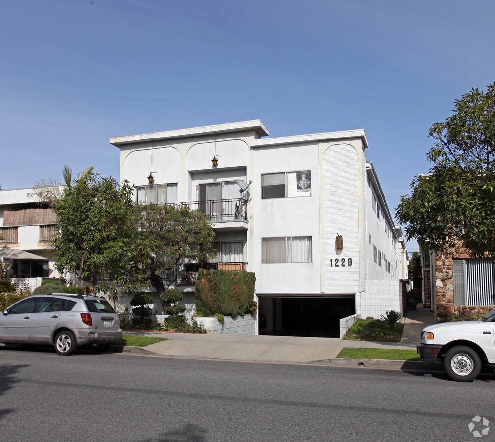 Primary Photo - 1229 12th St