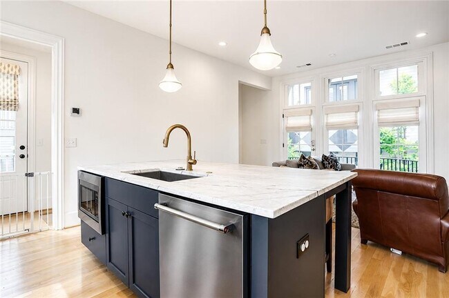 Photo - 683 Arcos Way SE