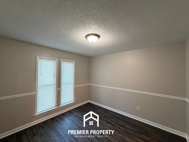Photo - 3955 Castile St