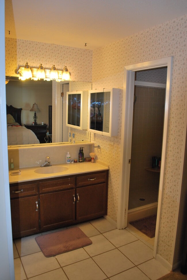 Photo - 123 Raintree Blvd