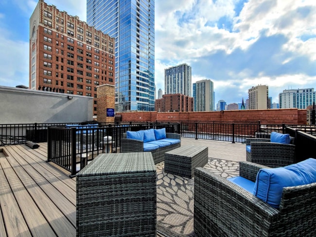 Photo - 1214 N La Salle Dr