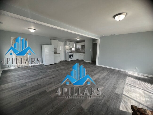 Photo - "Beautiful 3-Bedroom Home with Ample Storage in Hammond, IN!"