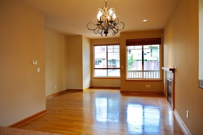 Photo - 3 bedroom in Seattle WA 98115