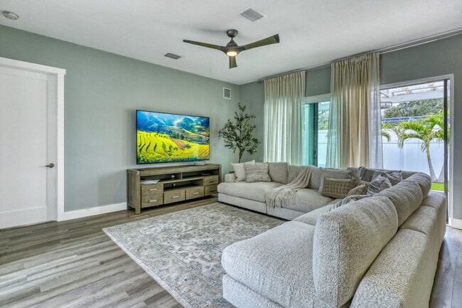 Building Photo - 1669 Colleen St