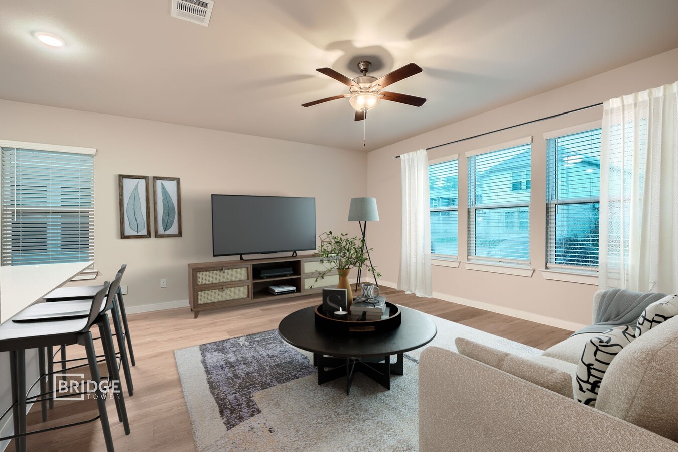 Photo - 371 Huisache St