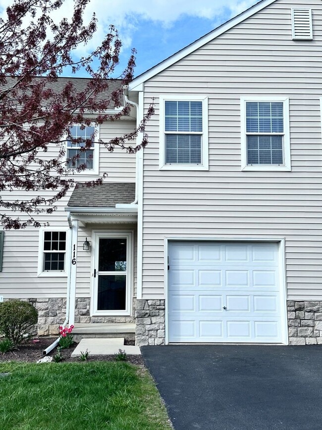 Photo - 3 Bedroom 2.5 Bathroom Townhome in Palmyra