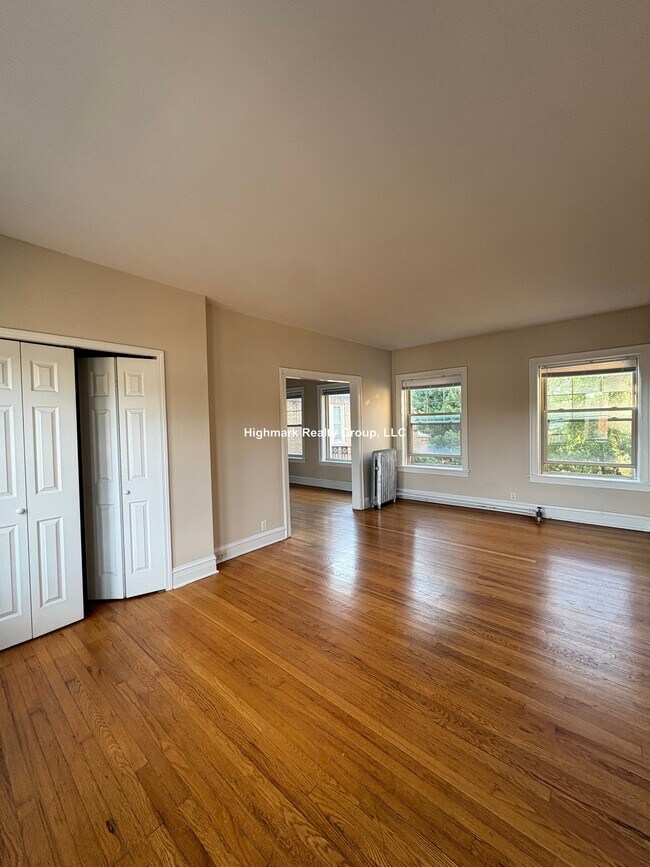 Photo - 830 Reba Pl Unit 3OS