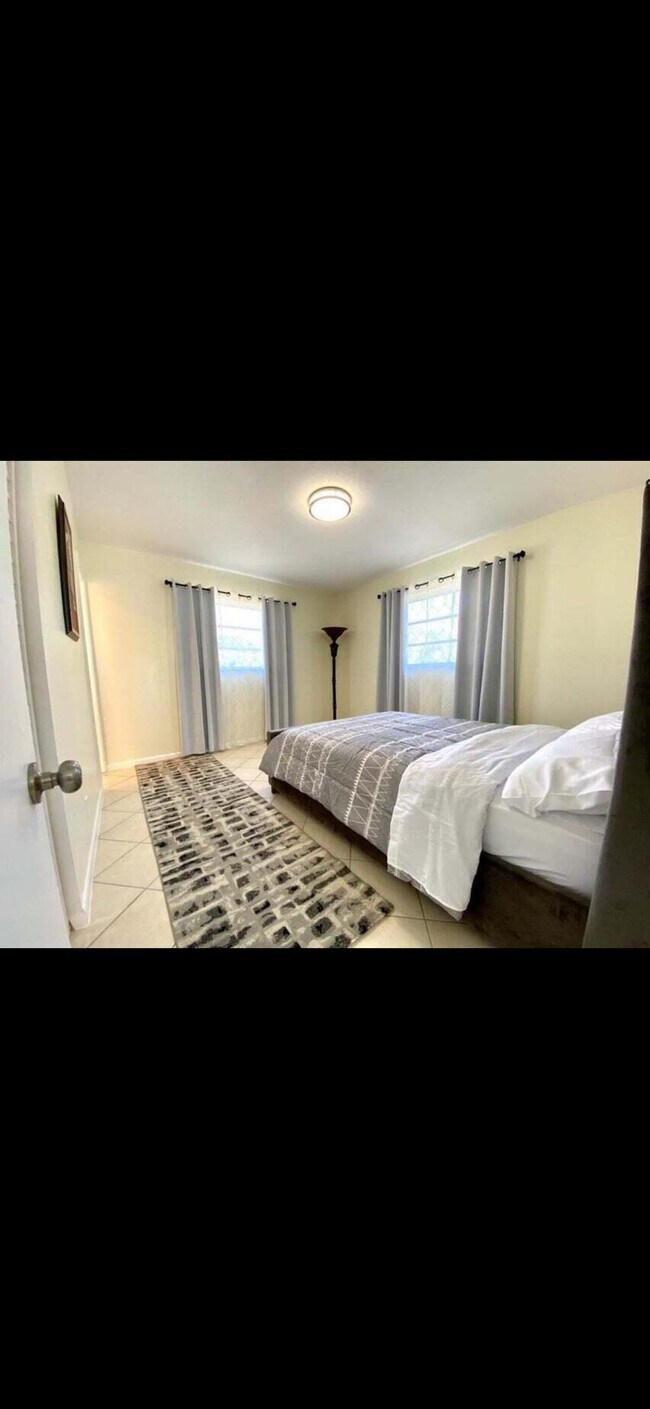 Photo - 523 SE 20th Ct Unit 5