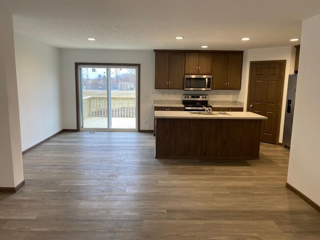 Photo - 3 Bedroom House in McLean!