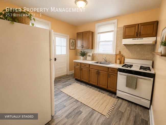 Photo - 253 Rosemar St Unit 1