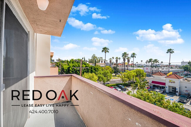 Photo - 7010 Lanewood Ave Unidad 303