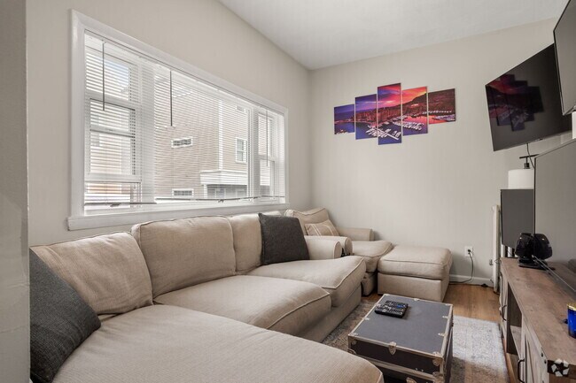 Building Photo - 13 Knowlton St Rental